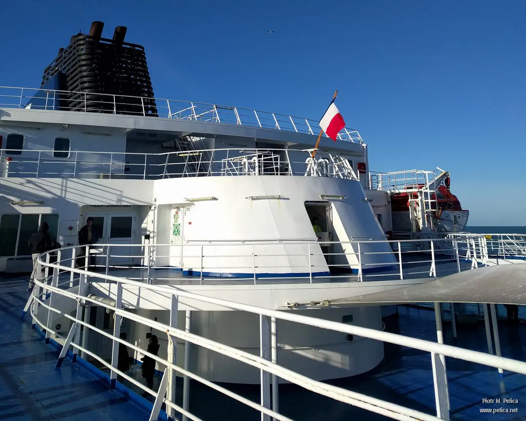 Prom z Calais we Francji do Dover w Anglii